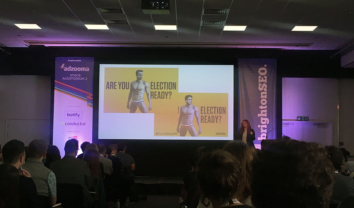 Carrie Rose teaches the audience about outreach and PR at BrightonSEO